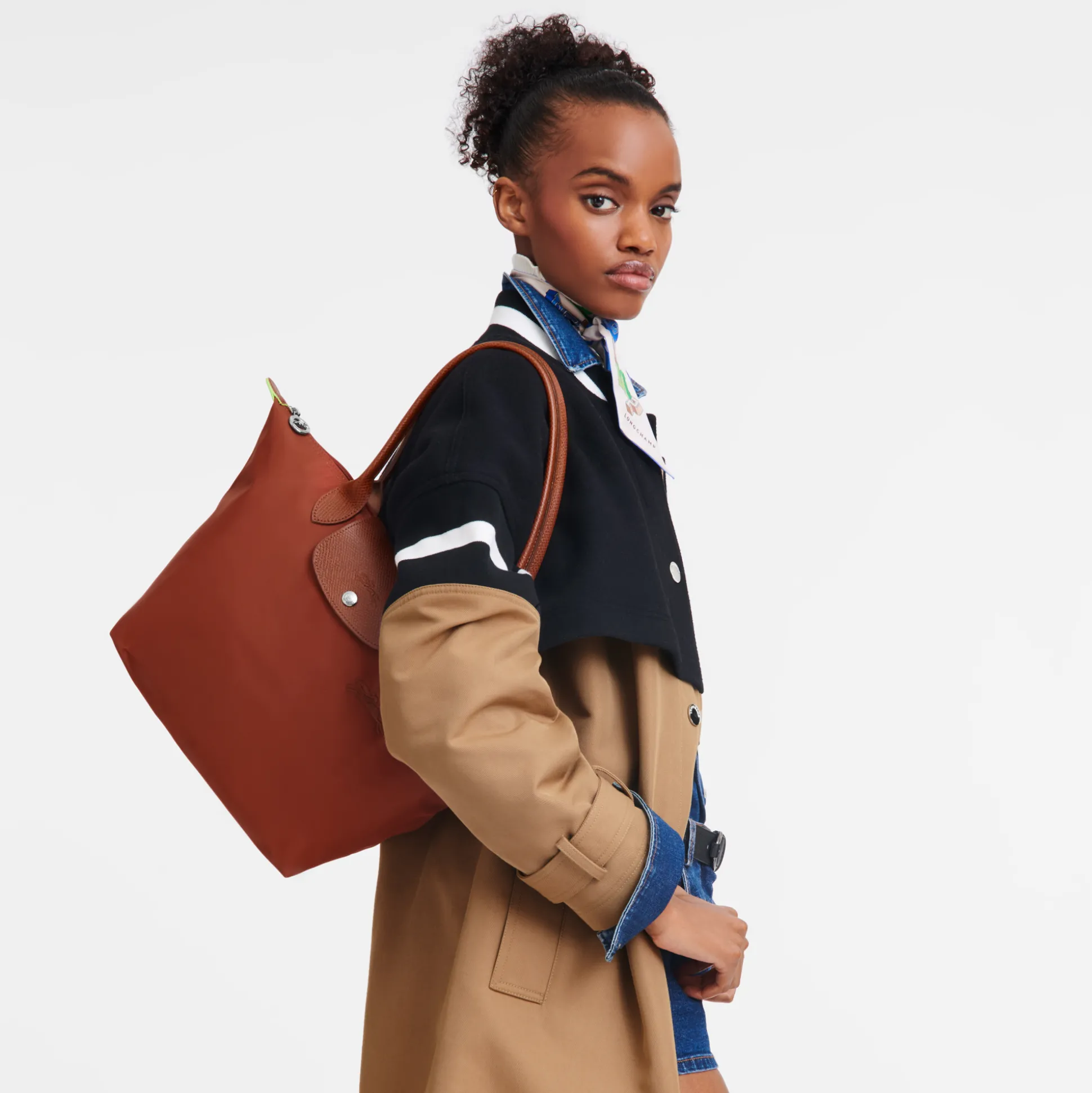 Shop Longchamp Borsa da spalla M Castagna