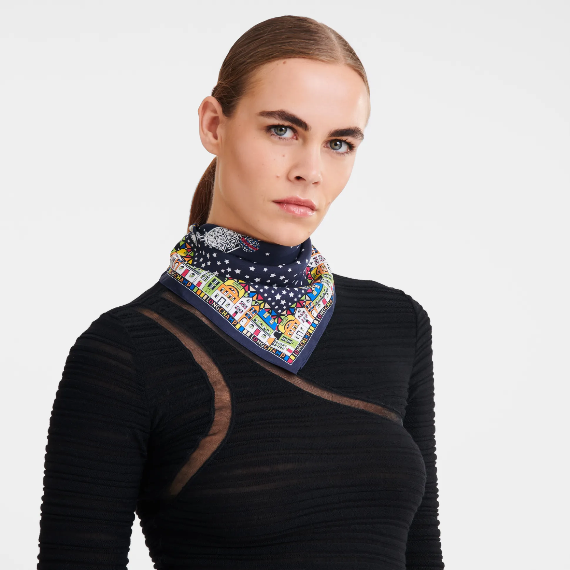 foulard_di_seta__tour_eiffel_nol_longchamp_seta__marine_1.webp Flash Sale Longchamp Foulard di seta 50 Tour Eiffel Noël Seta - Marine