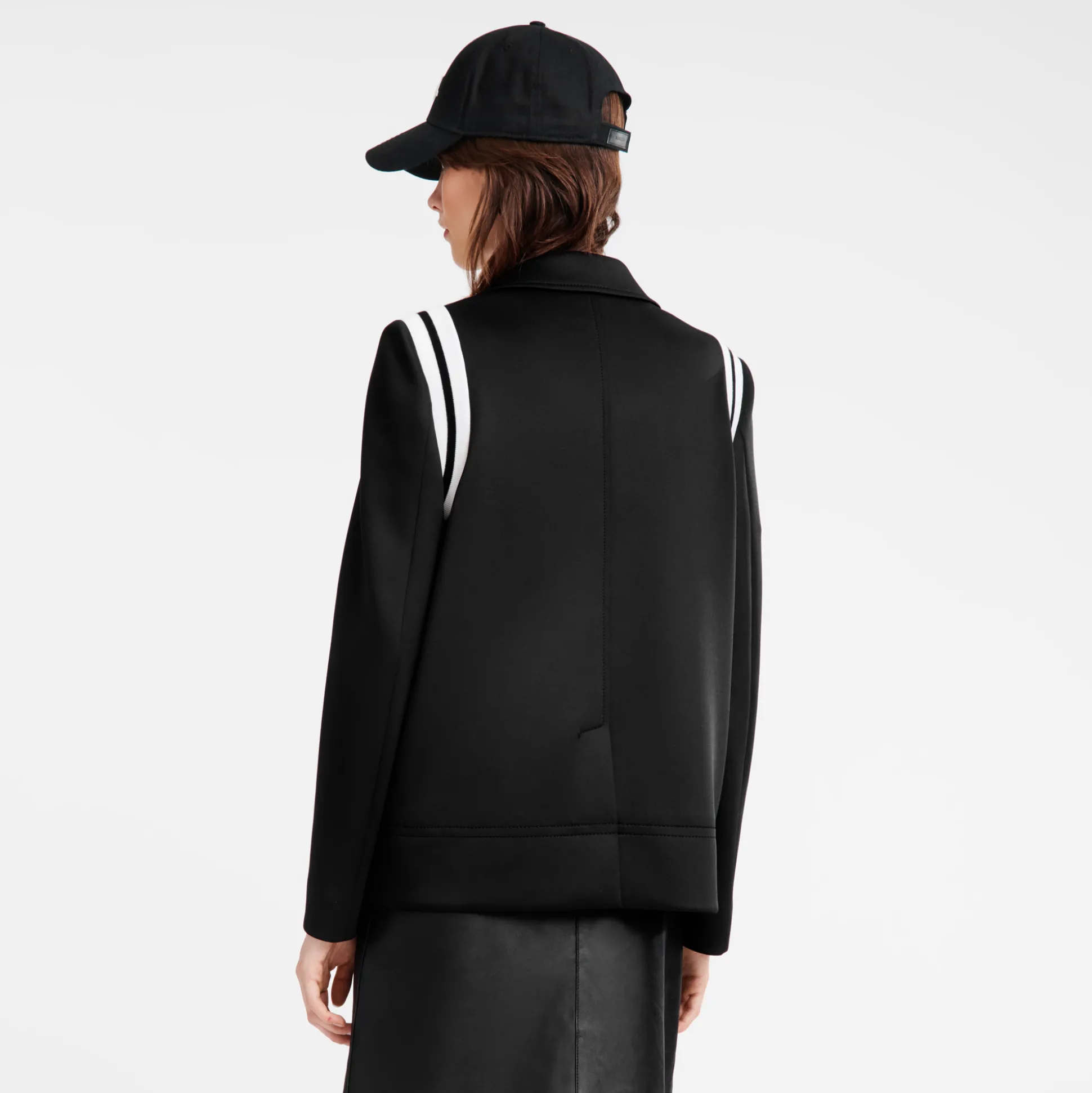 giacca_dritta_2.webp New Longchamp Giacca dritta Nero