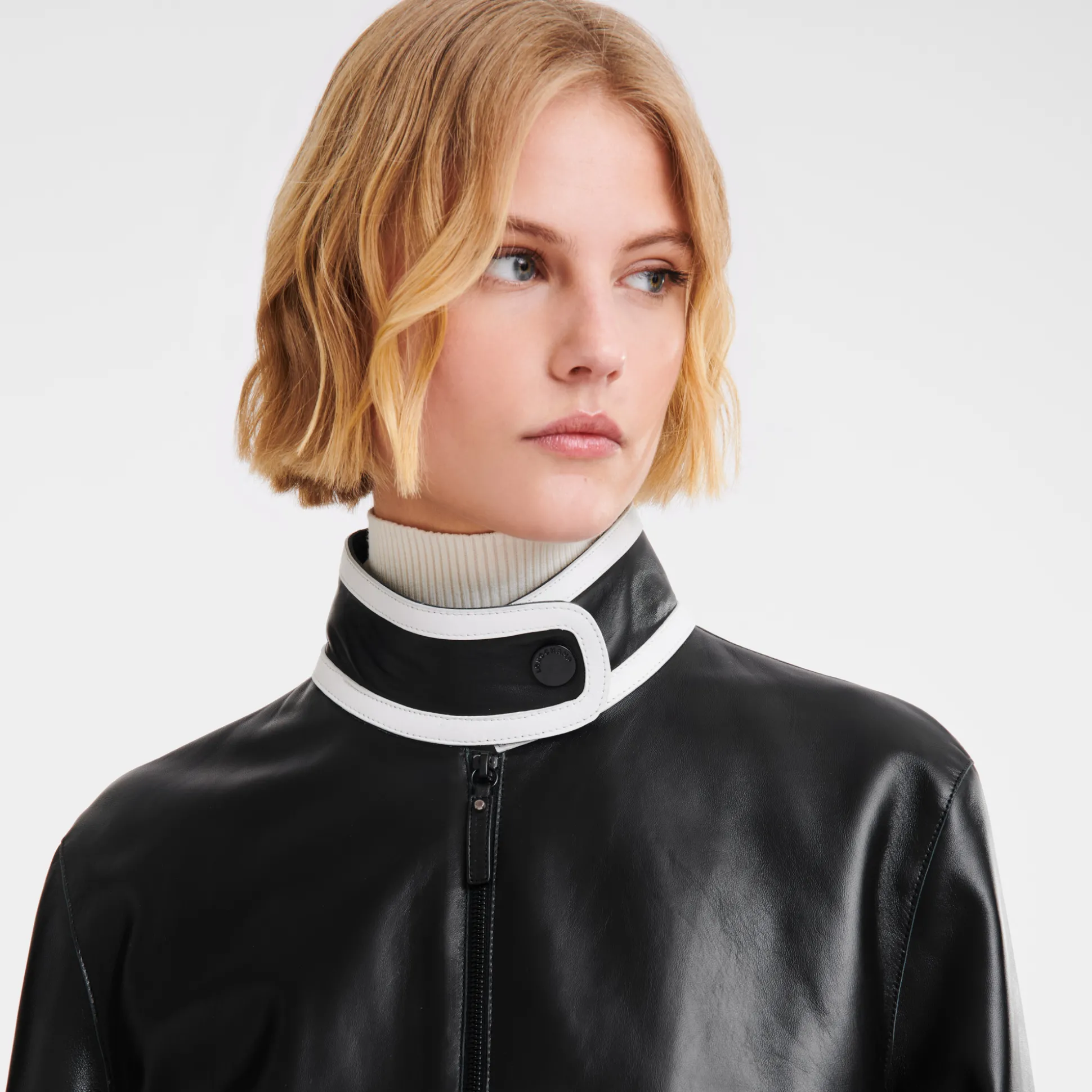 giubbotto_corto_in_pelle_4.webp Flash Sale Longchamp Giubbotto corto in pelle Nero