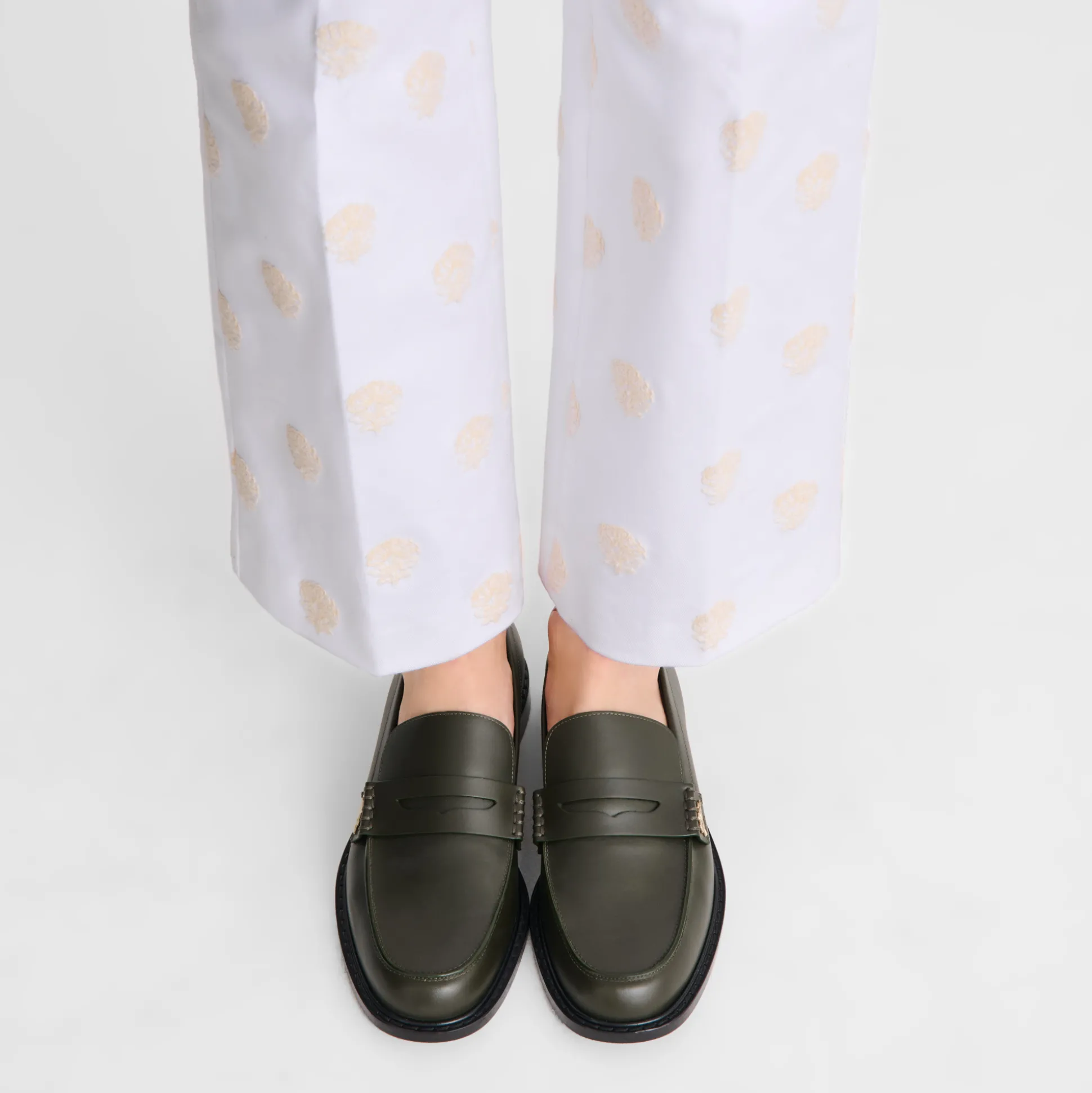 mocassino_3-1.webp Outlet Longchamp Mocassino Kaki