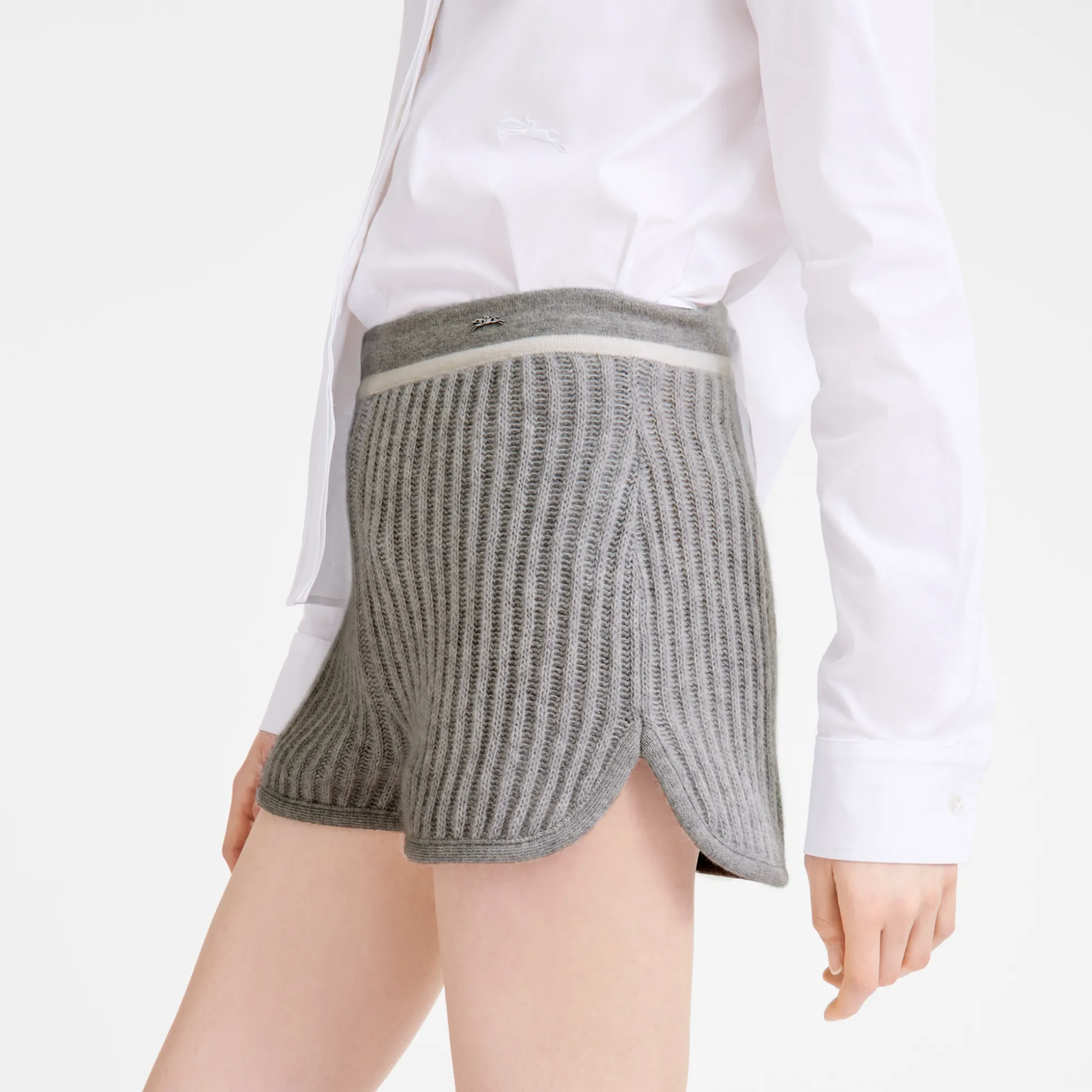 pantaloni_corti_2.webp Online Longchamp Pantaloni corti Grigio