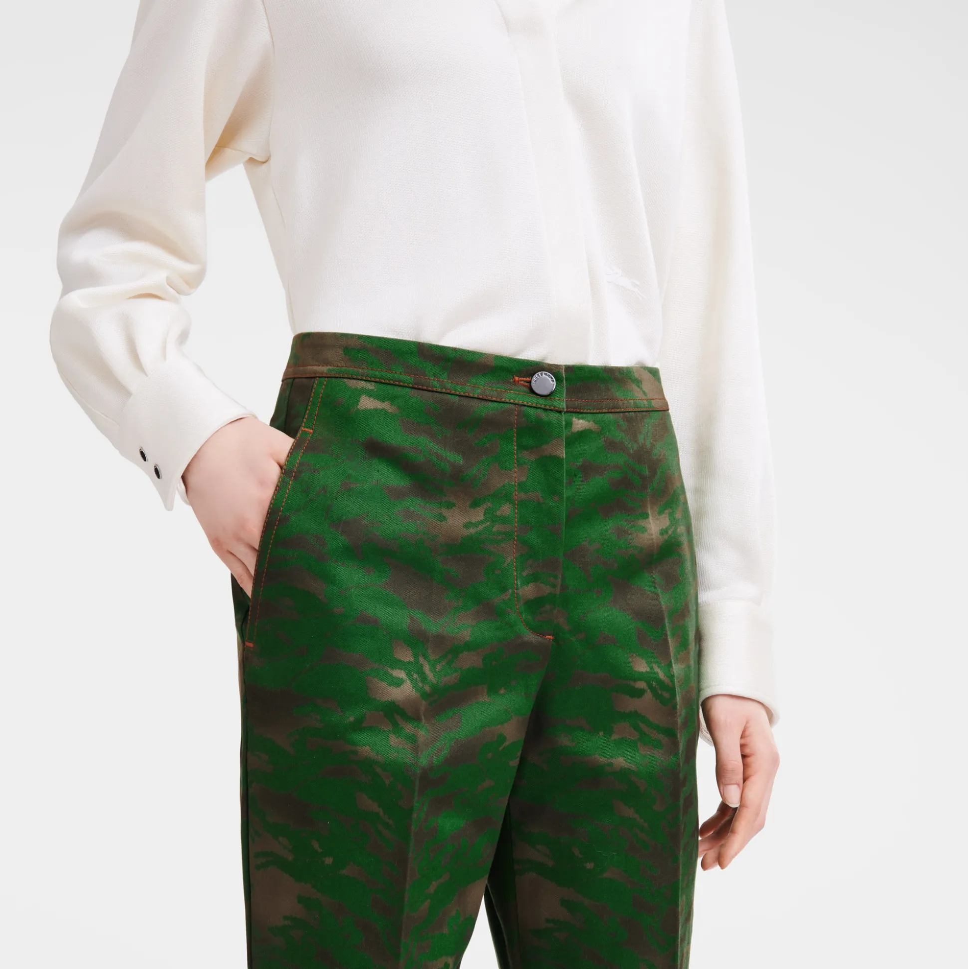 pantaloni_corti_dritti_3-2.webp Fashion Longchamp Pantaloni corti dritti Kaki