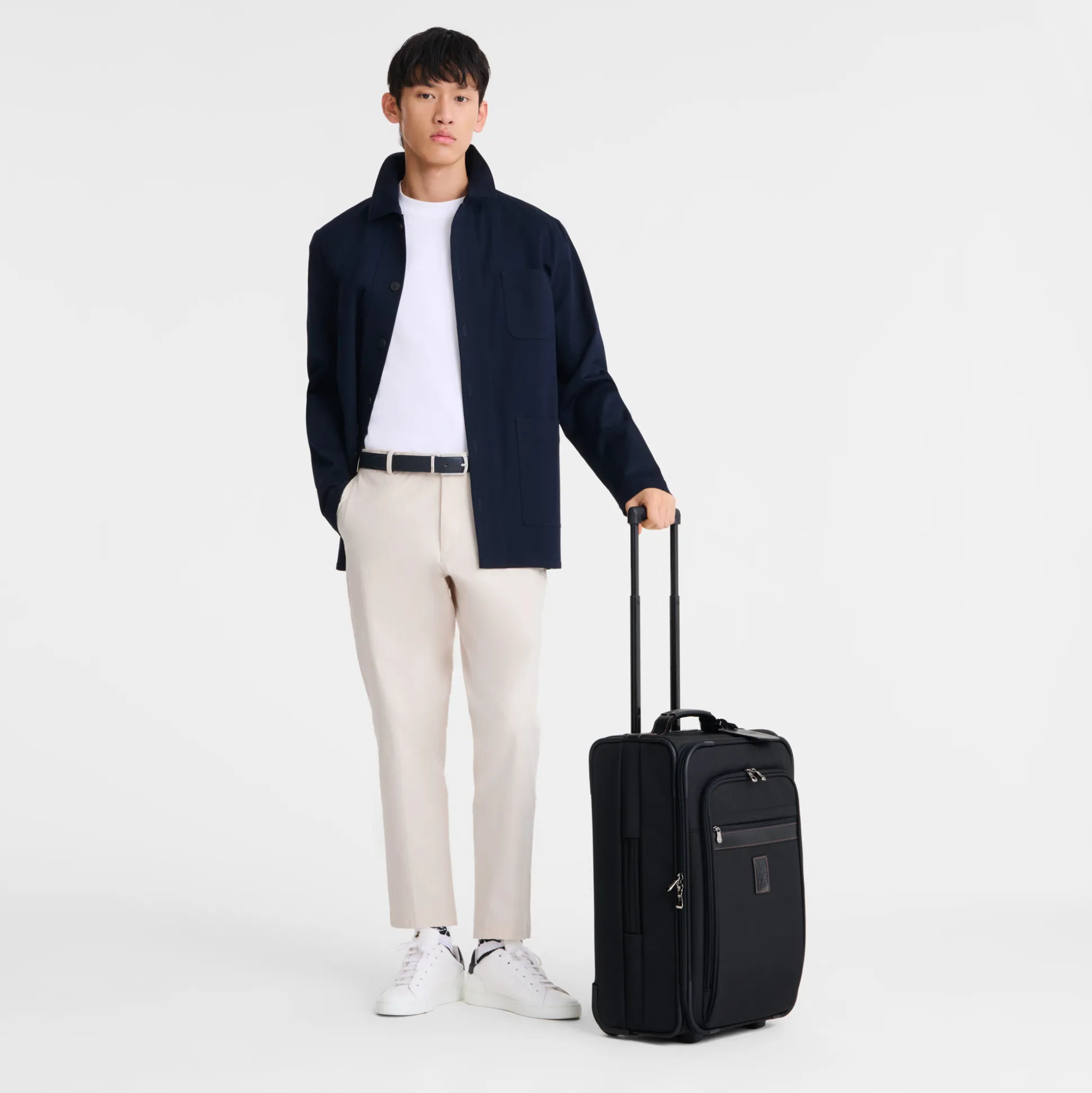 Shop Longchamp Valigia M Nero